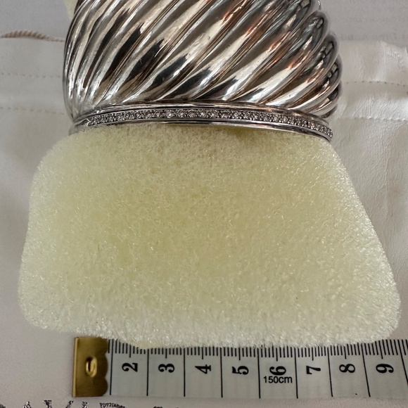 David Yurman Authentic Sculpted Cable Cuff Silver with Diamonds - Picture 6 of 7